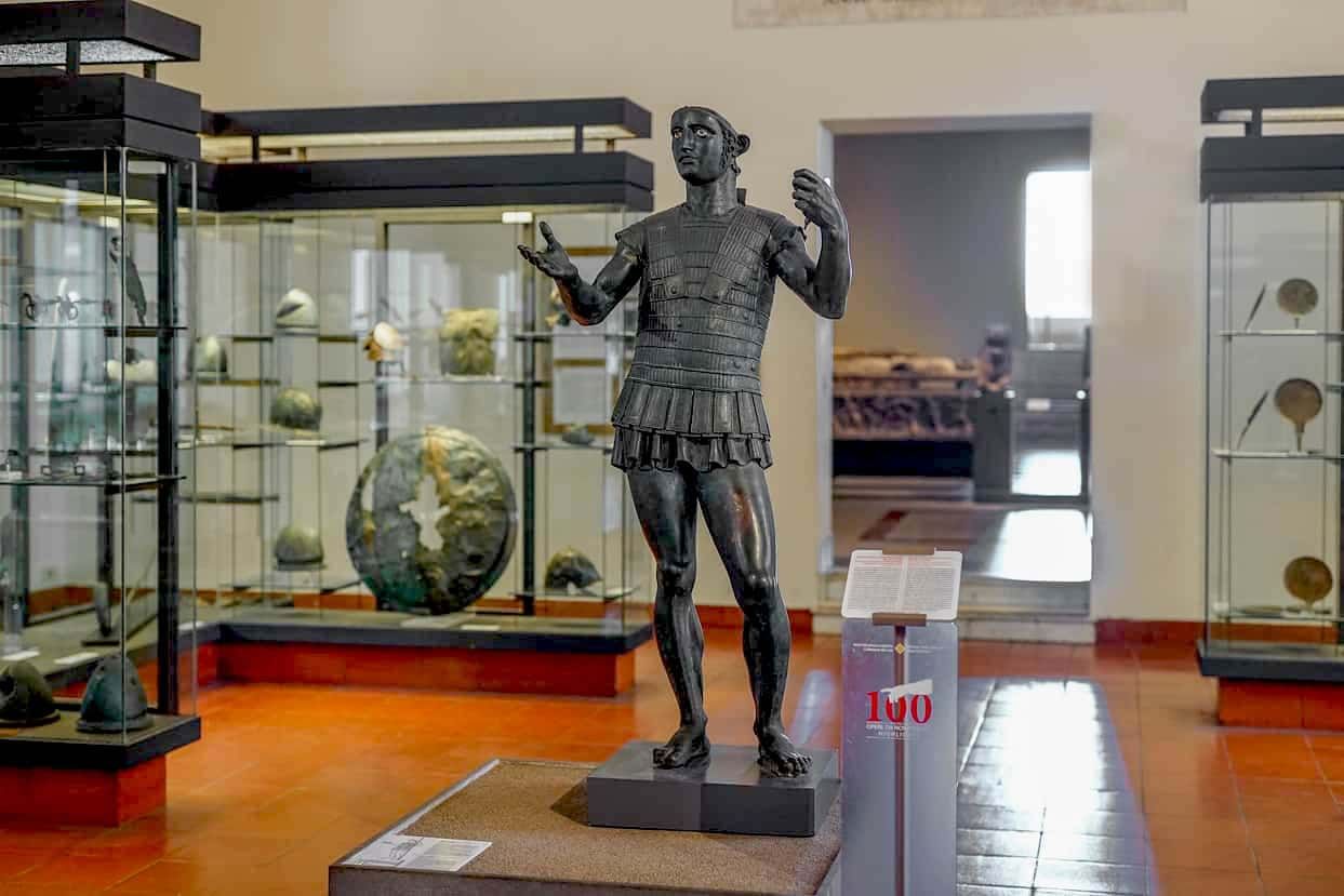 Statua votiva di guerriero, detta Marte di Todi